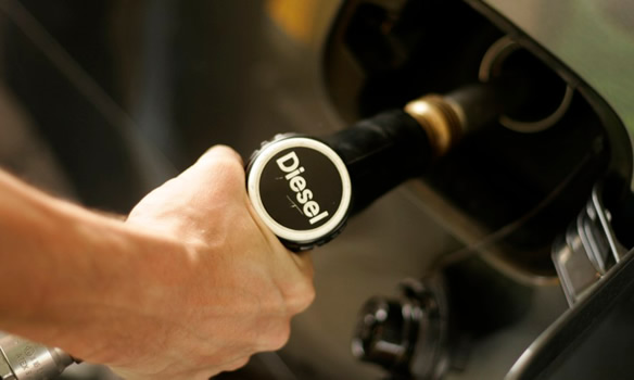 Petroleras sin petróleo: empresas investigan  combustibles artificiales que igualan su rendimiento con menos impacto ambiental