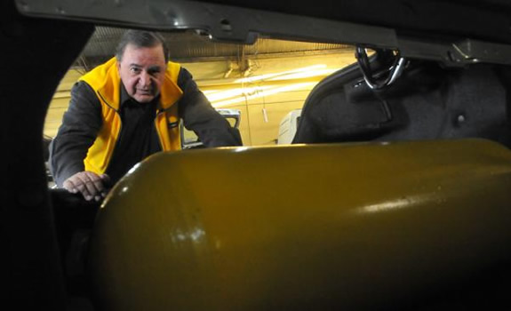 Más de 12.000 automovilistas por mes se pasan al GNC