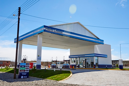 Provincias desarrollan redes de estaciones de servicio propias para competir en el mercado