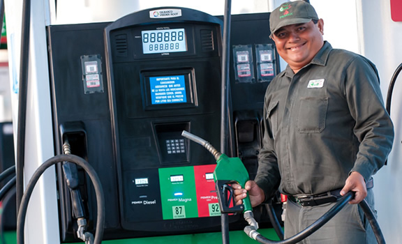 Expendedores avalan la posibilidad de que empleados de estaciones se jubilen a los 50 años