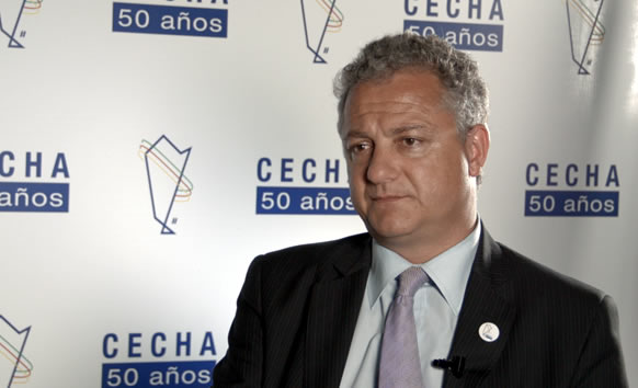 “Las estaciones estamos debatiendo cerrar los domingos, días feriados e inclusive por la noche”