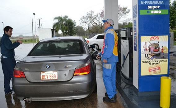 Argentina ya vende el gasoil más caro que Brasil y se nivela en las naftas
