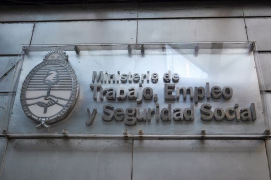 Ministerio de Trabajo define la incorporación de nuevas cámaras al convenio colectivo de la Confederación de Expendedores