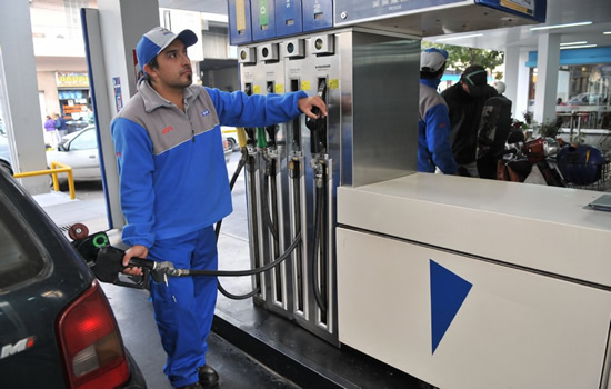 Operadores de YPF acuerdan ventajoso convenio por seguros de ART