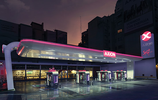 ¿Cuánto tiempo se demora en renovar totalmente la fachada de una estación de servicio?