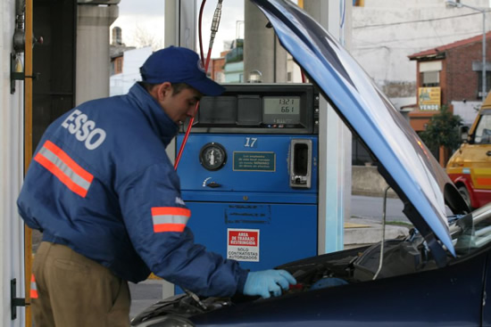 El costo del GNC sigue subiendo a pesar del congelamiento de los precios de las naftas
