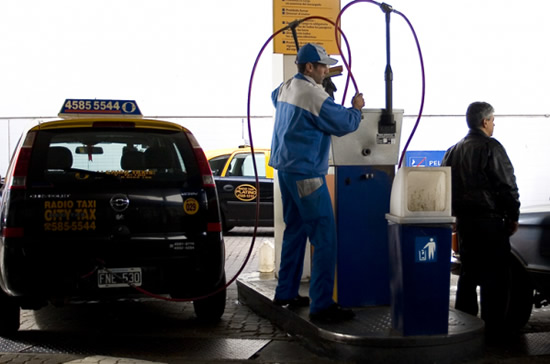 Estaciones de servicio del interior observan con preocupación la reapertura de paritarias