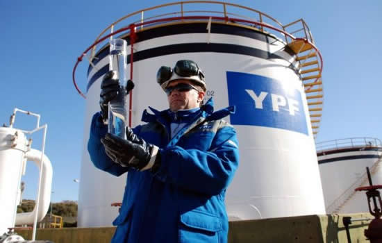 YPF promueve la investigación en la industria del petróleo y el gas