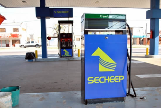 La petrolera que creó Capitanich dejó sin bandera a 20 bocas de expendio