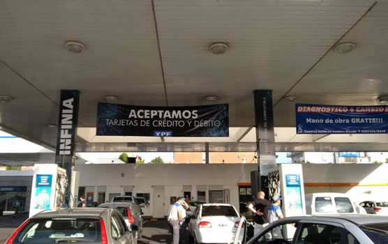 Fuerte campaña en estaciones de servicio YPF para difundir la aceptación de tarjetas