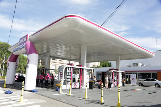 Juega de local: AXION energy inauguró su primera estación de servicio en Campana