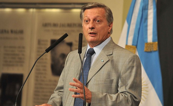 Estaciones de servicio sin marcas solicitan una entrevista a Aranguren para reclamar similares condiciones que las embanderadas