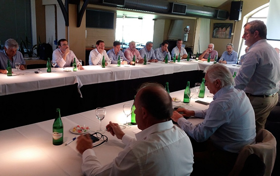 Operadores de estaciones de servicio reafirmaron el trabajo en conjunto con YPF