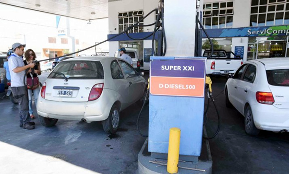 Venta de combustibles en 2015: mismo líder y empate técnico en el segundo puesto