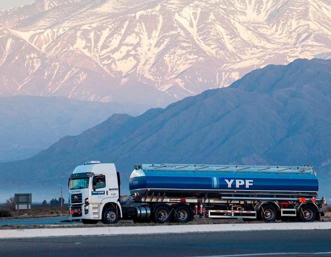 YPF garantiza abastecimiento de combustibles a pesar del conflicto petrolero