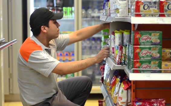 Estaciones con medidas en práctica: reducción de costos operativos y minucioso análisis de la reposición de productos