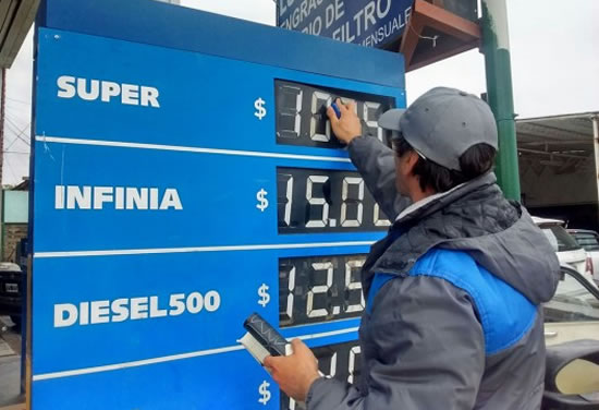 Aumenta el precio de la nafta 6 por ciento