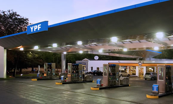 Exigen reformular el sistema de comercialización de las estaciones de servicio YPF