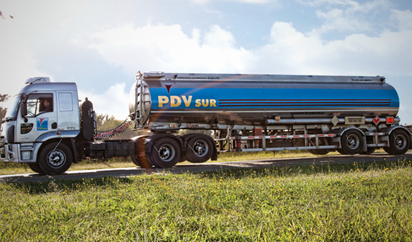 Con un millonario desembolso, PDVSA resiste su permanencia en el país