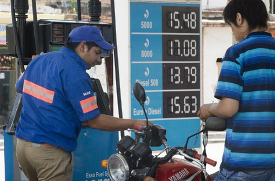 ¿Cuánto aumentarán los precios de los combustibles este año?