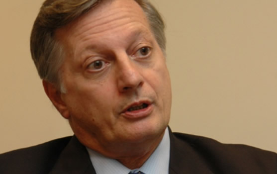 Denuncian al Ministro de Energía por “incompatibilidad” en sus funciones