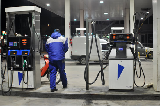 Pese a la mejora del consumo de combustibles, expendedores manifiestan su preocupación por la situación del sector
