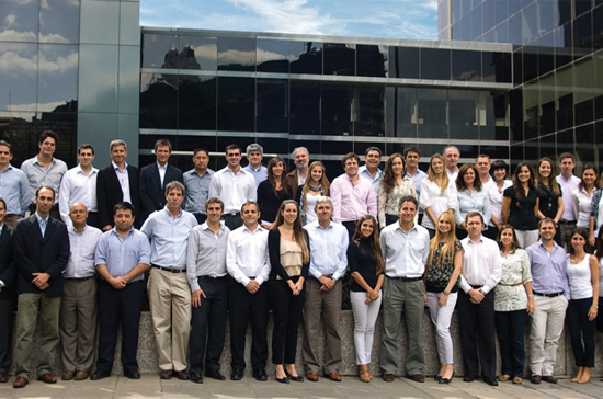 Oil garantiza la continuidad del personal y acusa al Gobierno y a medios por su situación