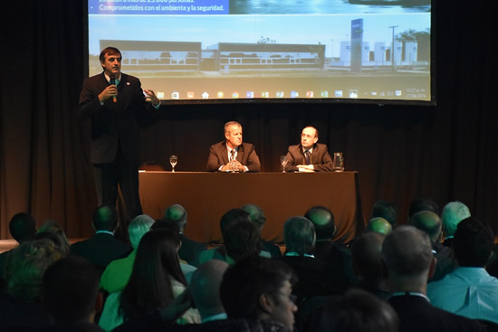 Los operadores de YPF se reunieron a la espera del nuevo CEO de la Petrolera