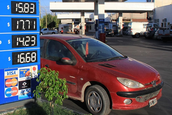 Estaciones de servicio desconfían del rumor de un nuevo aumento de precios