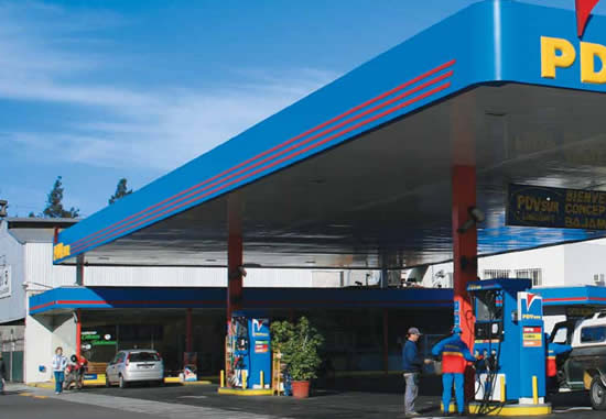 La filial local de PDVSA acrecienta su déficit y reduce su presencia en el país