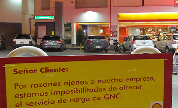 Expendedores esperan respuestas de Aranguren sobre la crisis del GNC