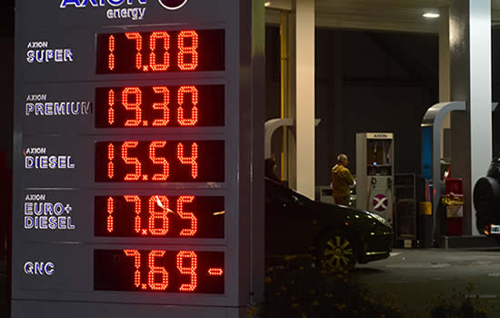 Los últimos aumentos de precio modificaron la brecha entre los combustibles