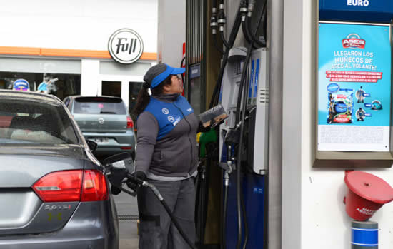 Trabajo aprobó los acuerdos salariales de empleados de estaciones de servicio