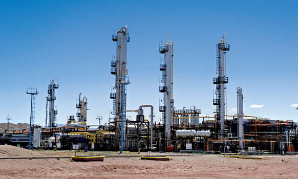 Paro en la Refinería YPF de Luján de Cuyo complica el abastecimiento de combustibles