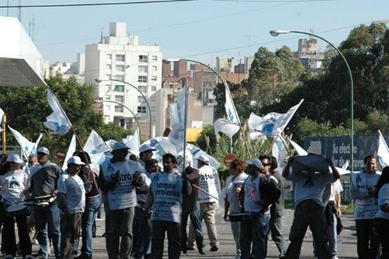 Movilización de empleados para advertir sobre la pérdida de puestos de trabajo