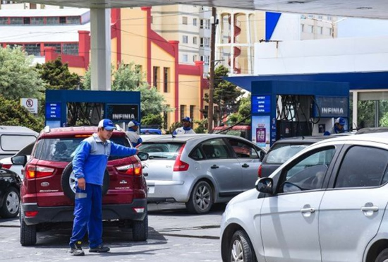 YPF se comprometió a revisar el esquema de comisiones incrementales