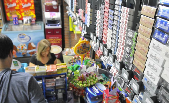 Problemas de rentabilidad: estaciones de servicio evalúan dejar de vender cigarrillos