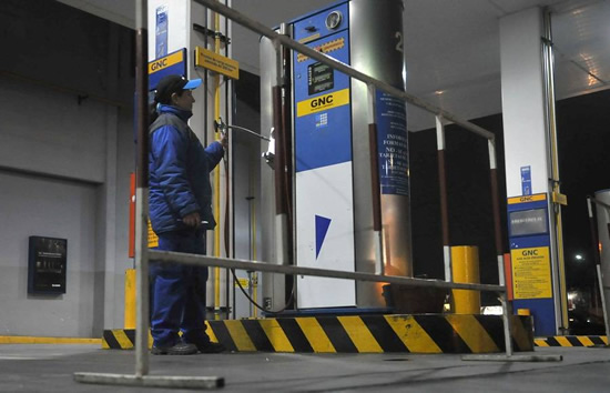 Estaciones de servicio priorizan las fuentes de trabajo pese a la crisis