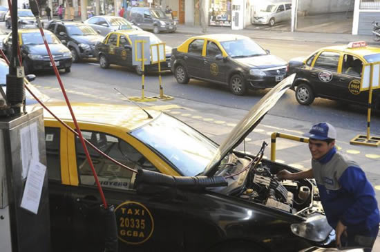 Sindicato de empleados en alerta por la situación de las estaciones de servicio de GNC