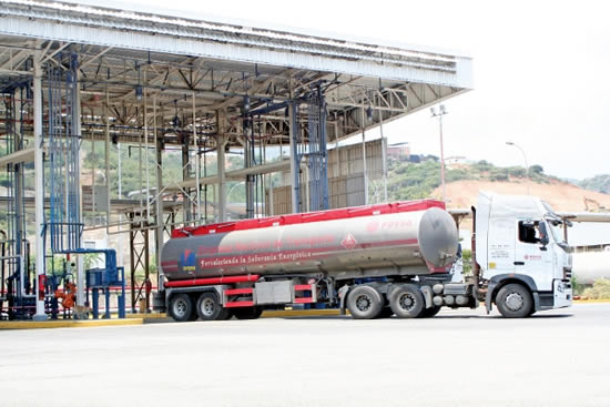 Distribuidores mayoristas también denuncian competencia desleal por parte de las petroleras