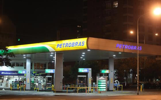 Pampa Energía analizará con operadores los planes de inversión para la red de estaciones