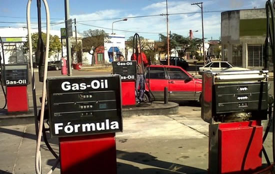 La nafta súper pasó a ser el combustible más demandado en los surtidores