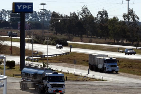 Reclamo de expendedores al Gobierno por la licitación de nuevas estaciones de servicio