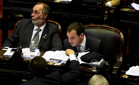 El Bloque Cambiemos reconoce que hay distorsiones de precios en los combustibles