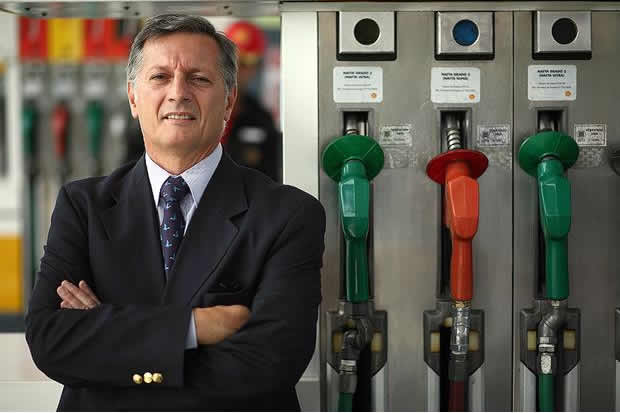 Aranguren trabaja en una revisión integral del esquema impositivo en los combustibles