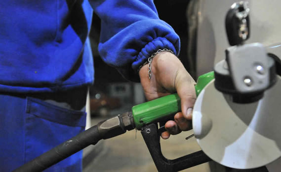 Revelan que la nafta premium no mejora el rendimiento de la mayoría de los motores