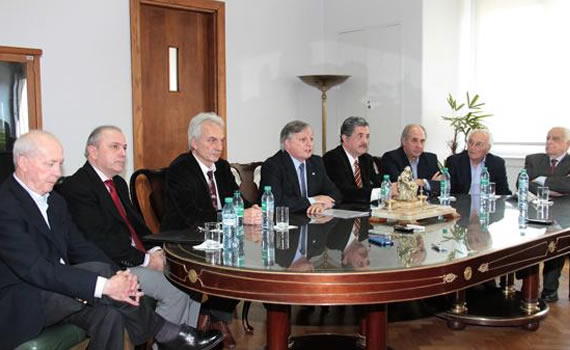 Dos temas para analizar tras levantar el congelamiento del precio de los combustibles