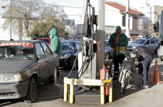 Después de cuatro meses vuelve a recuperarse la venta de combustibles