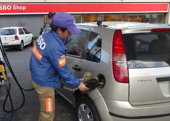 Se termina de definir el aumento salarial para los empleados de estaciones de servicio de Cuyo