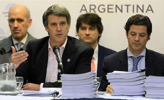 El Presupuesto 2017 prevé aumentos en los combustibles por arriba del 20 por ciento